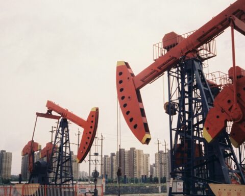 a group of oil pumps sitting next to each other